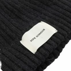 Petit By Sofie Schnoor Beanie Black -Mikk-line butik unnamed file 109